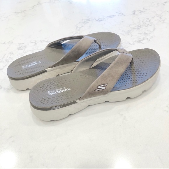 skechers goga max flip flops